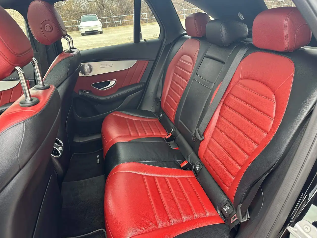Mercedes-Benz GLC снимка Mercedes-Benz GLC