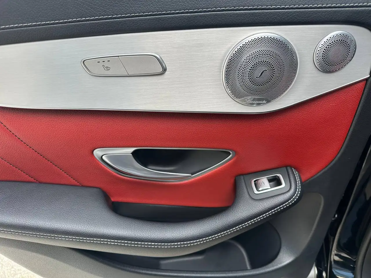 Mercedes-Benz GLC снимка Mercedes-Benz GLC