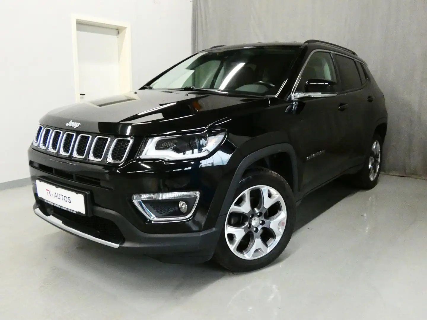 Jeep Compass 2.0 Limited 4WD, Bi-Xenon,Navi,ACC,AHK Zwart - 1