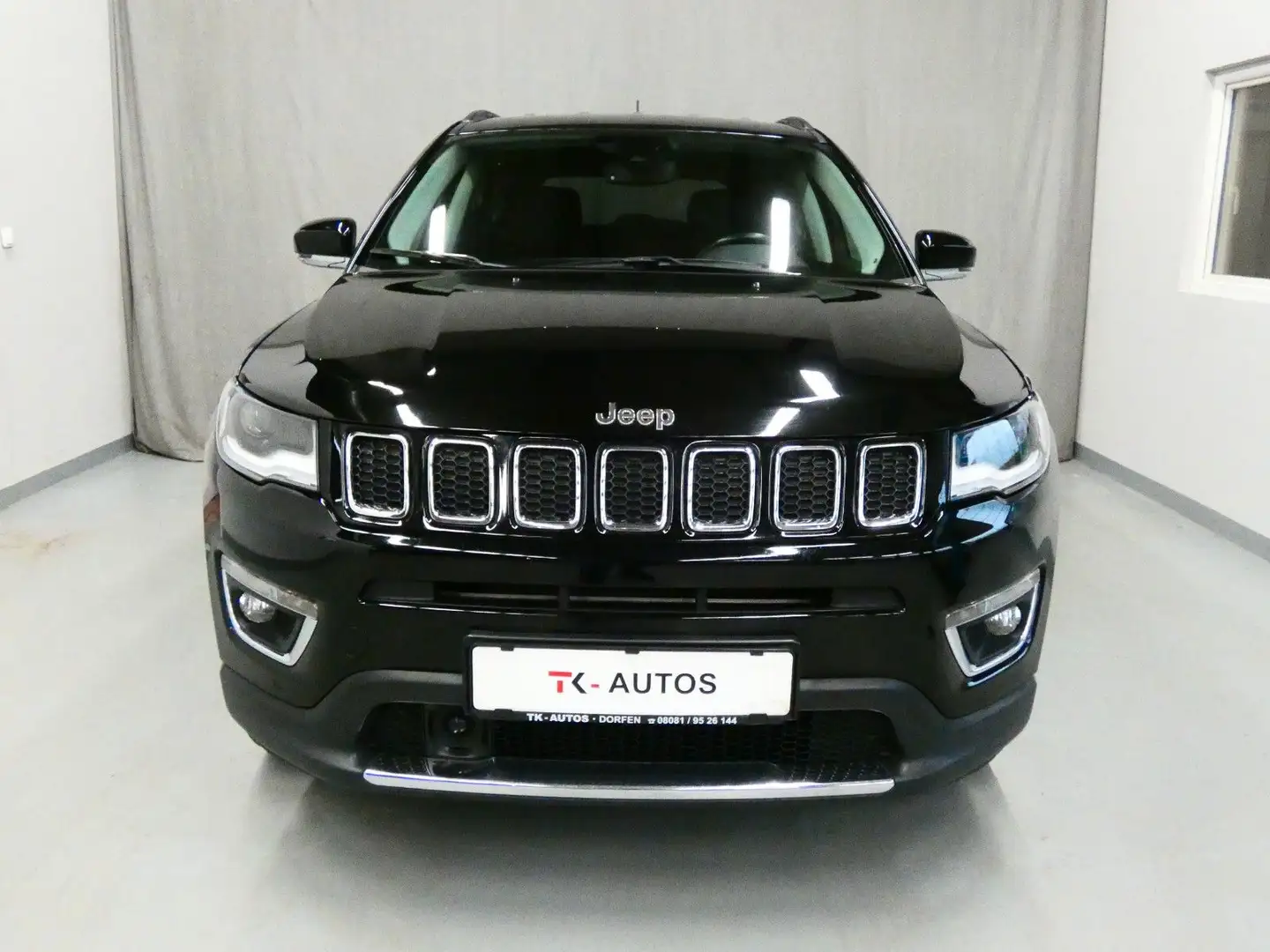 Jeep Compass 2.0 Limited 4WD, Bi-Xenon,Navi,ACC,AHK Zwart - 2