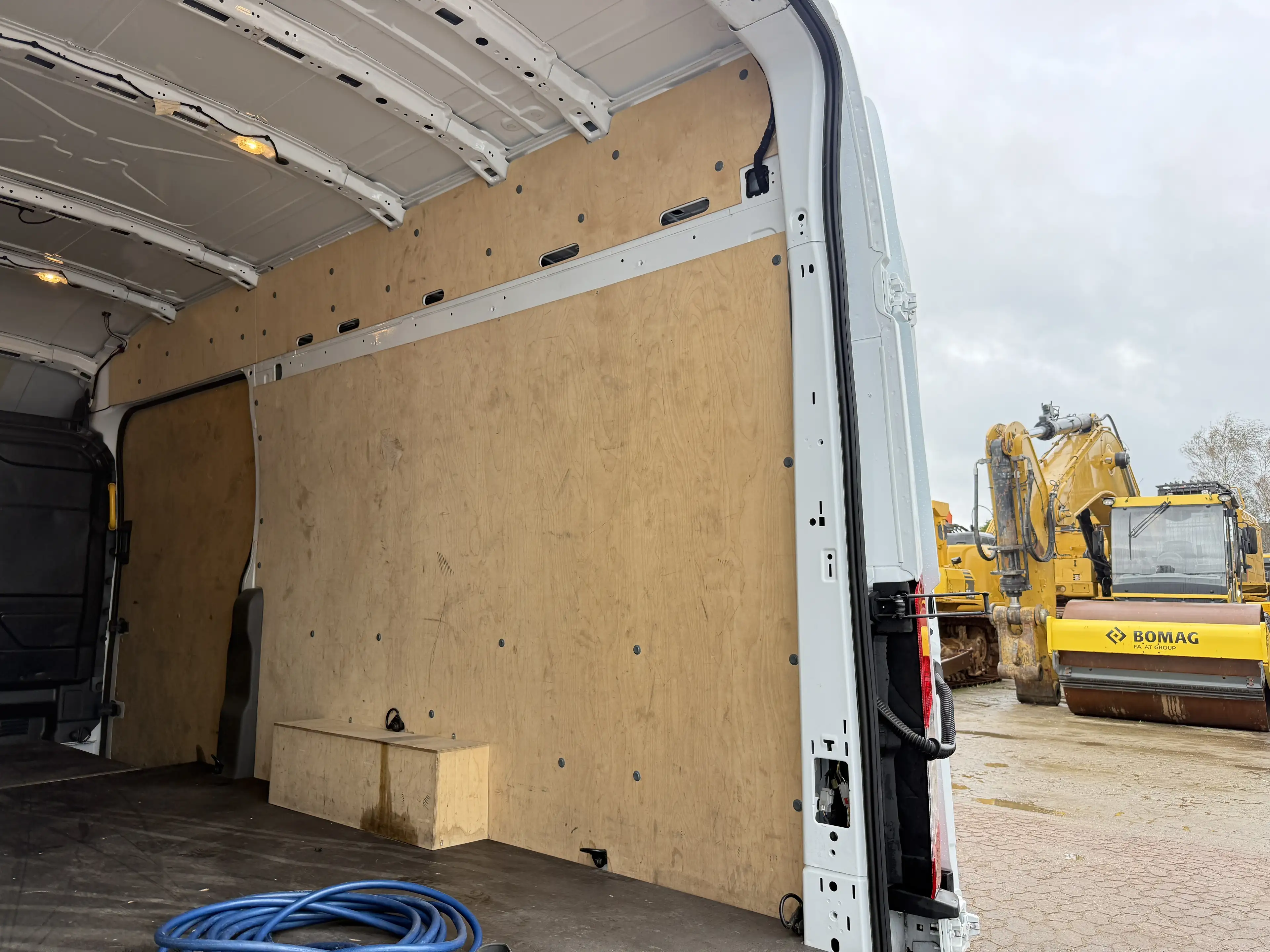 Ford E-Transit 68kWh 184PK L4H3 317km WLTP 94.9% (SOH) BEV Snella — photo 15
