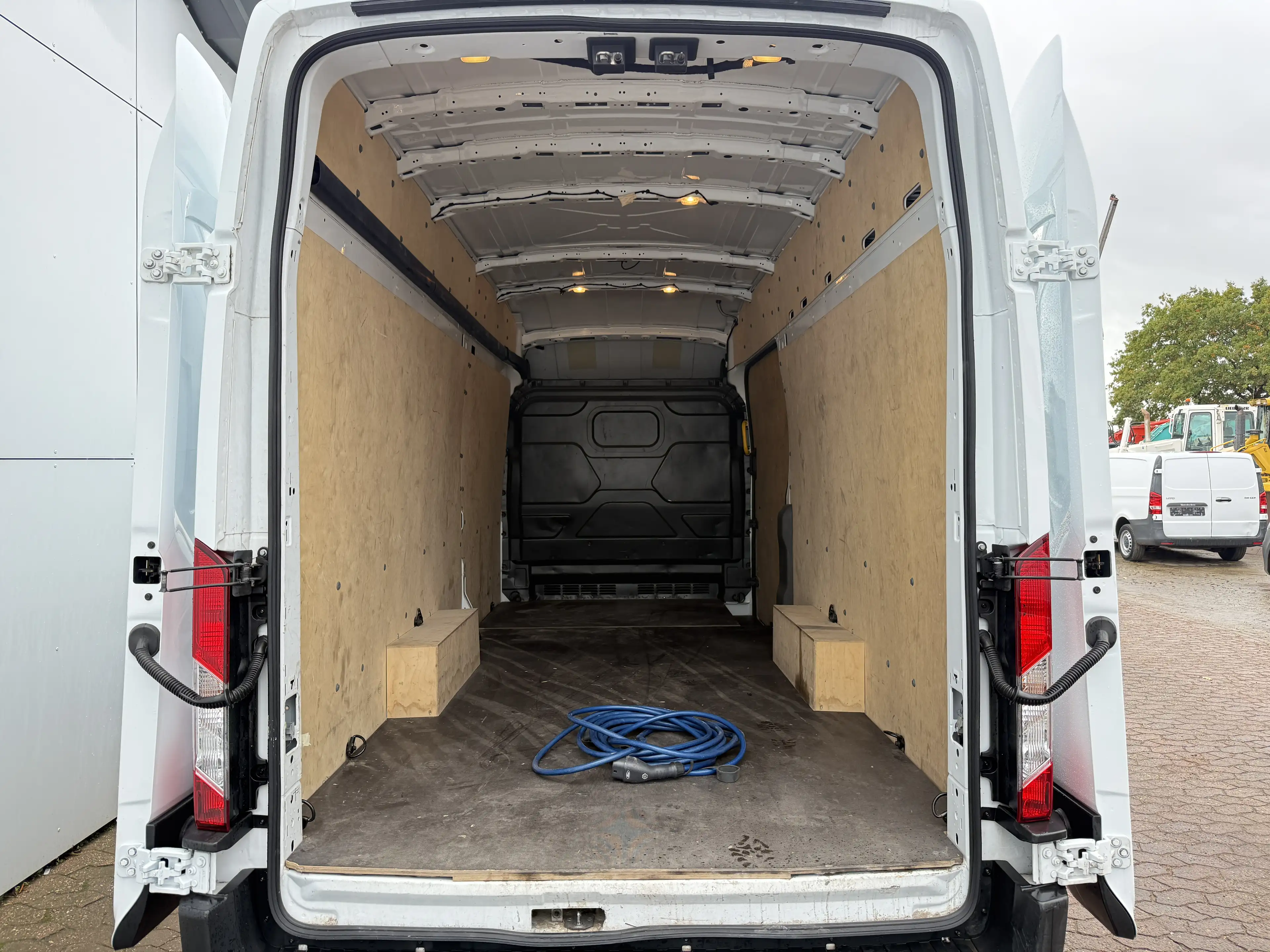 Ford E-Transit 68kWh 184PK L4H3 317km WLTP 94.9% (SOH) BEV Snella — photo 12