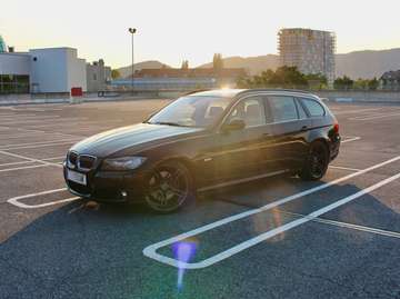 325d Touring Aut.Kombi / Family Van