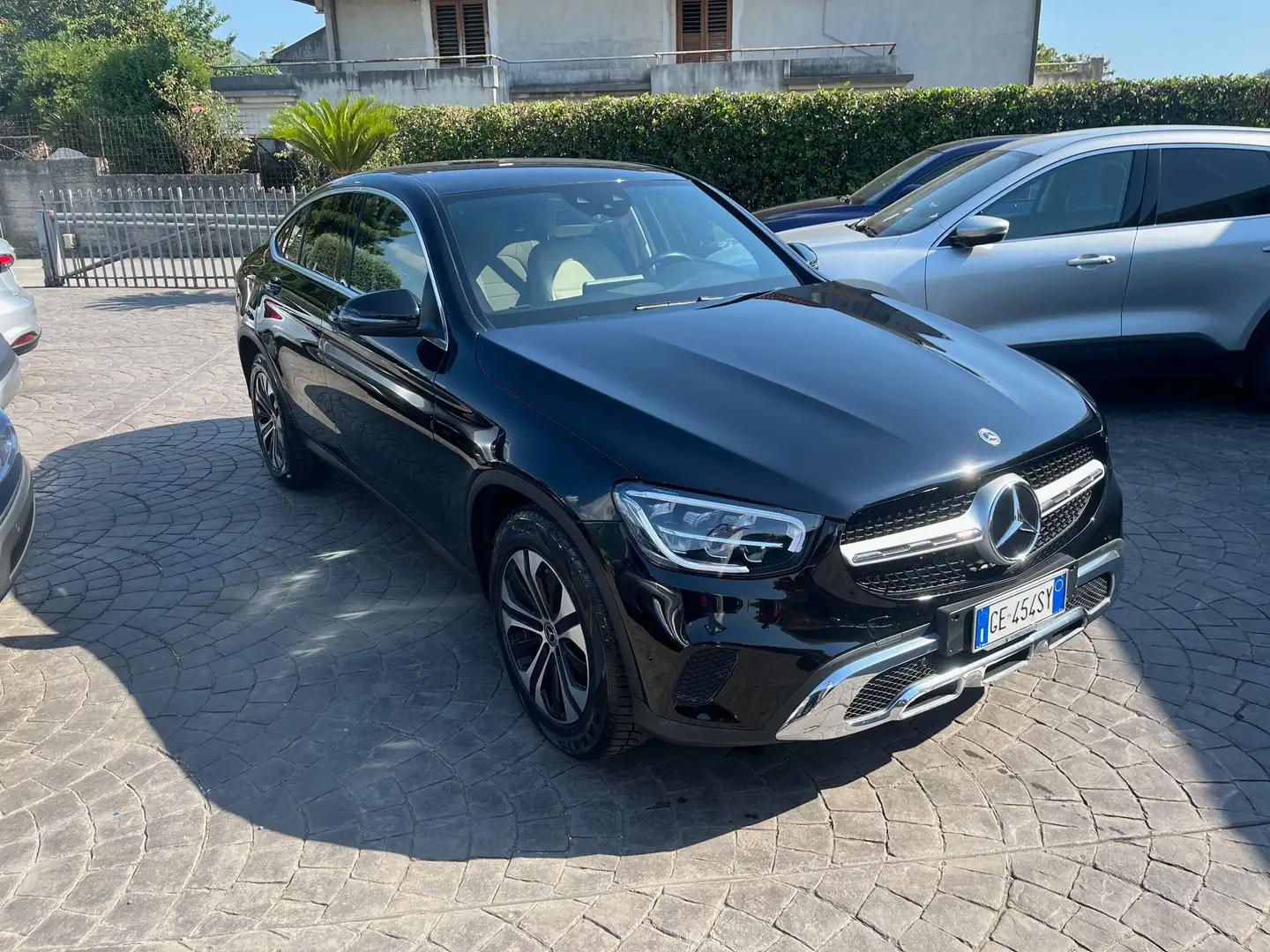 Mercedes-Benz GLC 200 Coupe d Sport 4matic Noir - 1