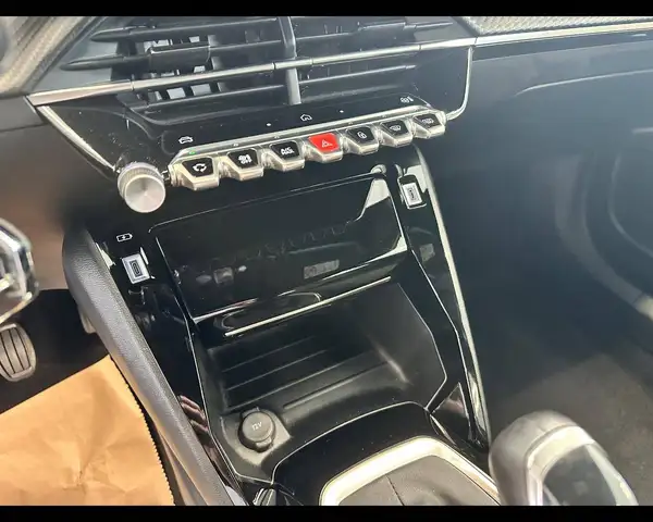 Peugeot 2008 view 15