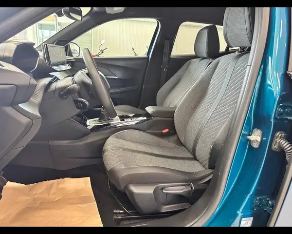 Peugeot 2008 view 9
