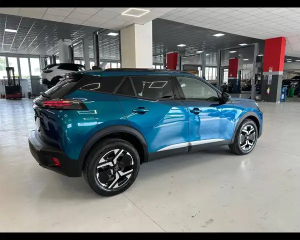 Peugeot 2008 view 3