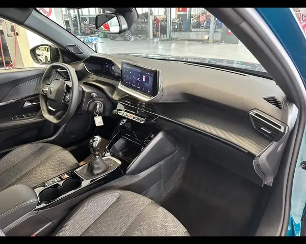 Peugeot 2008 view 19