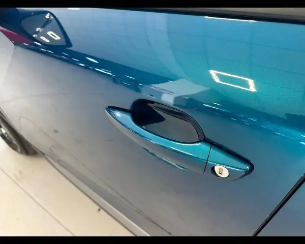 Peugeot 2008 view 6