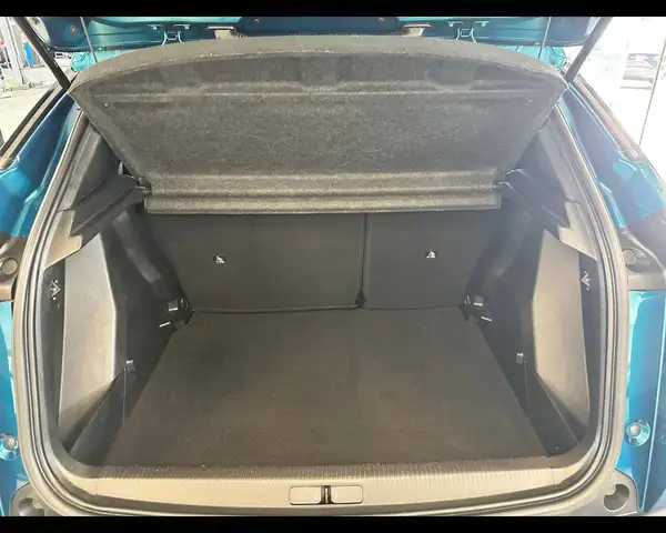 Peugeot 2008 view 18