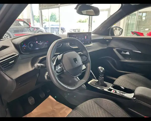 Peugeot 2008 view 8