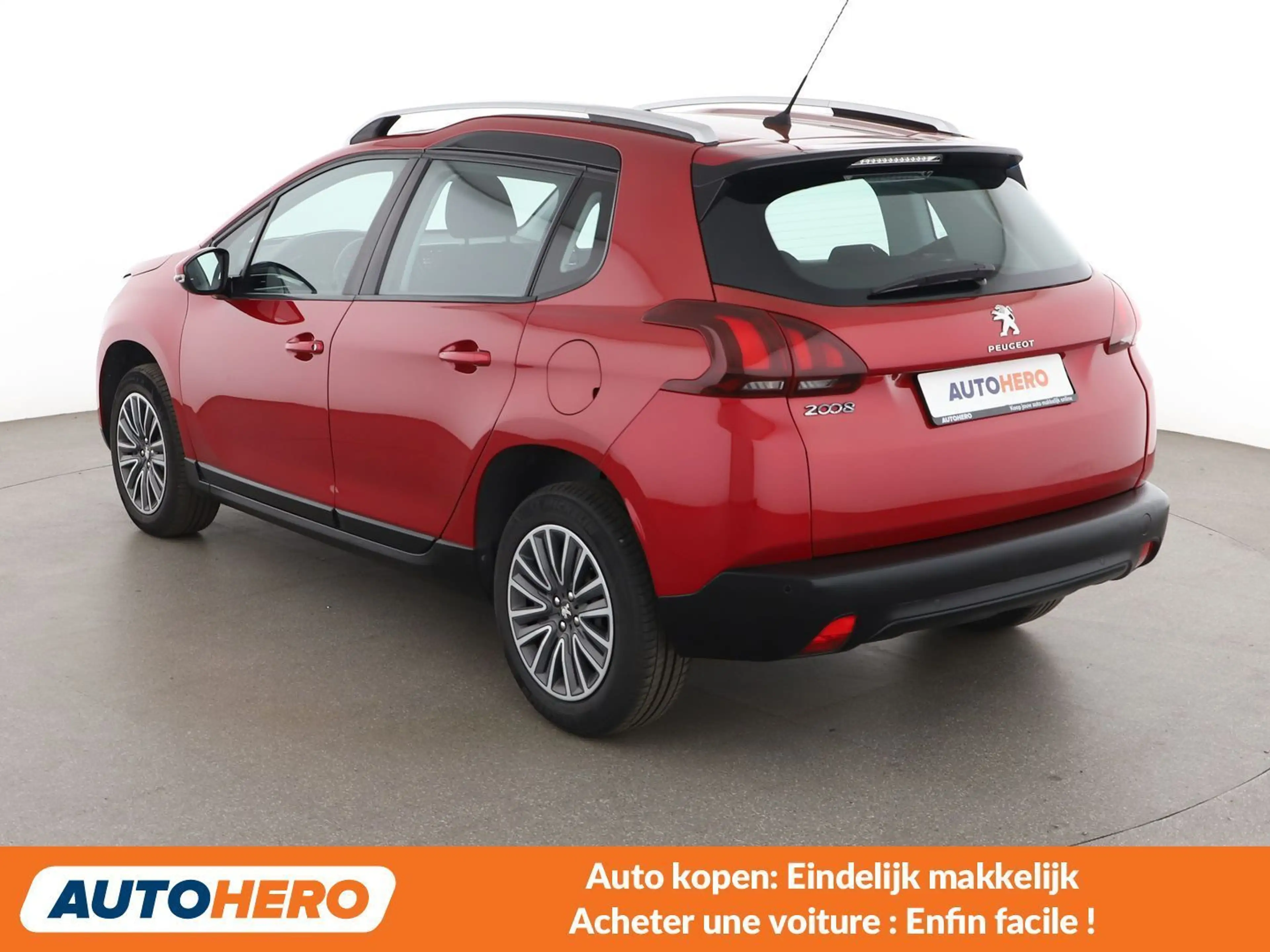 Peugeot 2008 1.2 PureTech Active — photo 4