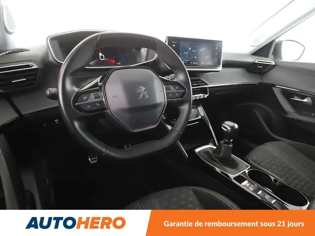 Peugeot 2008 view 11