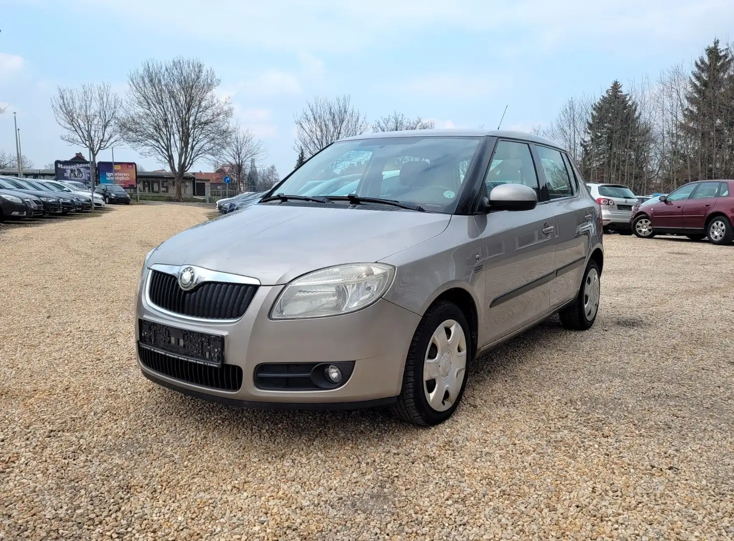 Skoda Fabia Ambiente 1.6 Aut.*Climatic*SZH*WR*PDC*TÜV* Beige - 1