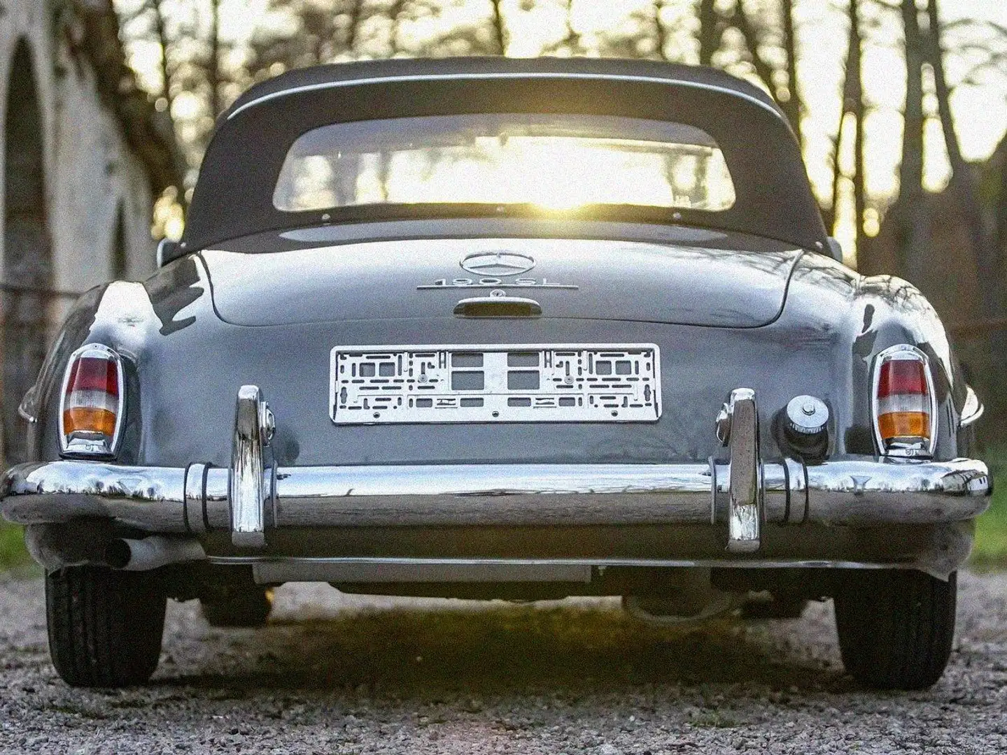 Mercedes-Benz 190 W121 190 SL siva - 2