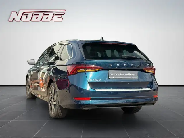 Skoda Octavia view 3