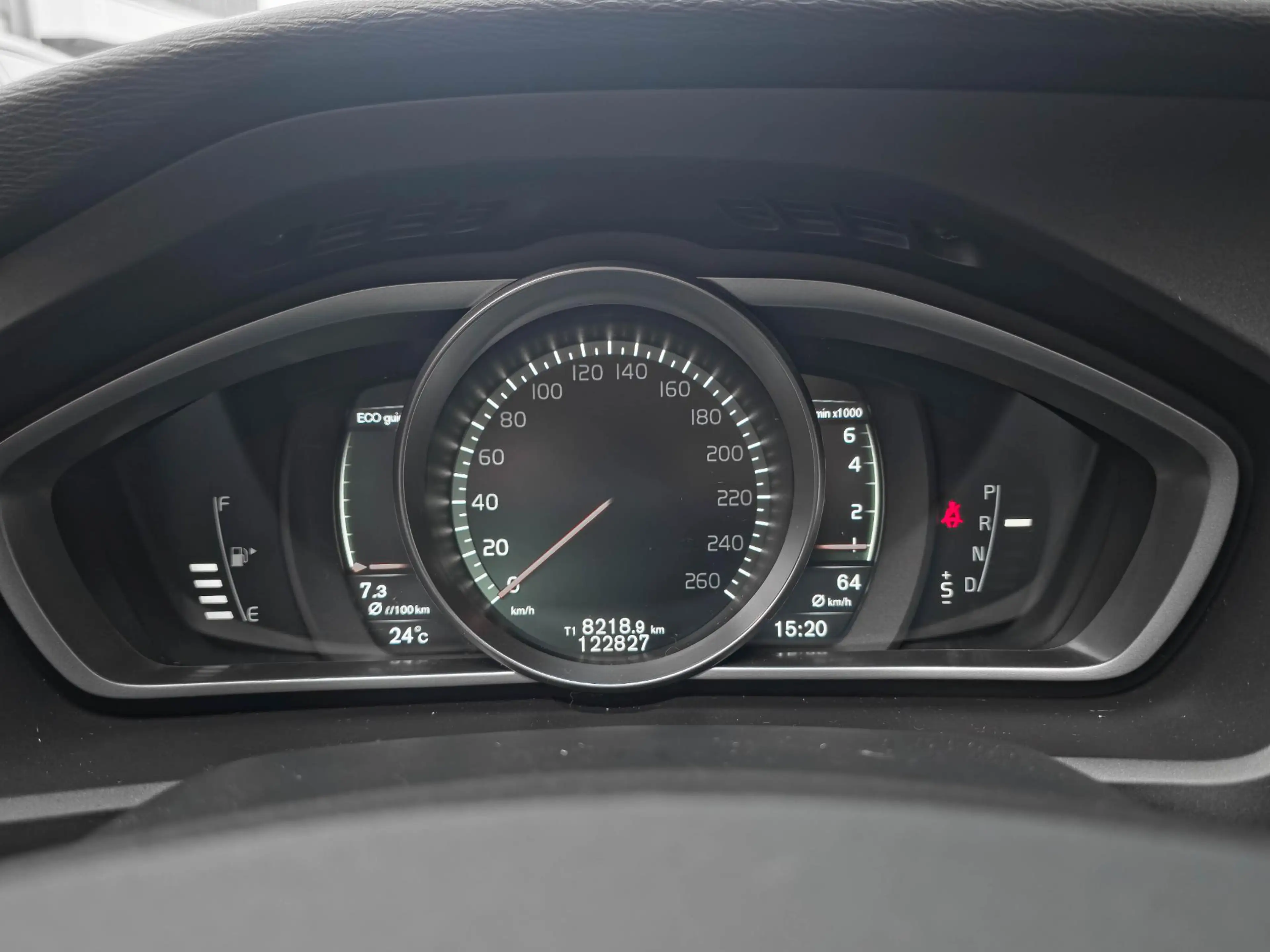 Volvo V40 1.5 T3 Polar+ Sport | Trekhaak | Panoramadak | H&K — photo 8
