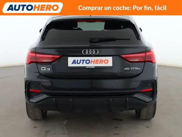 Audi Q3 view 5
