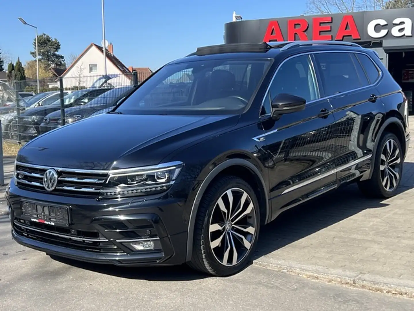 Volkswagen Tiguan Allspace R-LINE*PANO*7-SITZ*KEY*LED*VIRT* Negru - 1