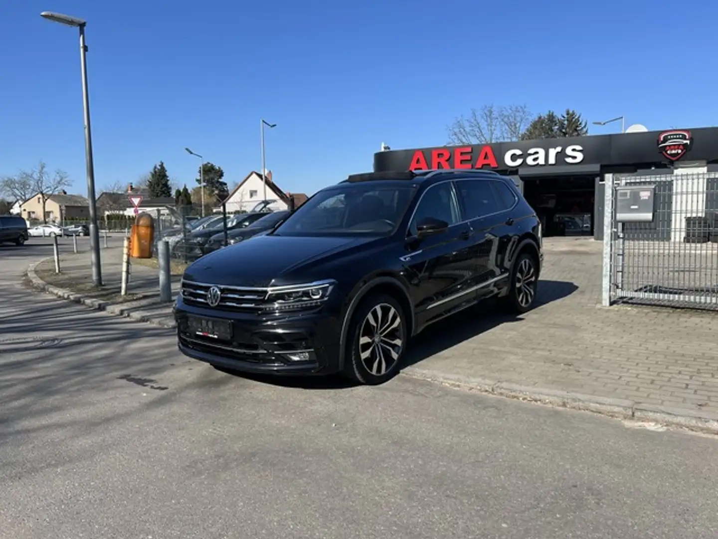 Volkswagen Tiguan Allspace R-LINE*PANO*7-SITZ*KEY*LED*VIRT* Negru - 2