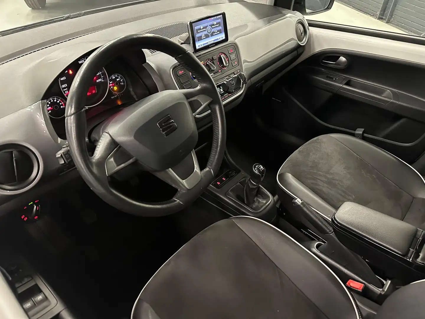 SEAT Mii 1.0 Sport Connect Sport / 5drs / Navi / PDC Blanc - 2