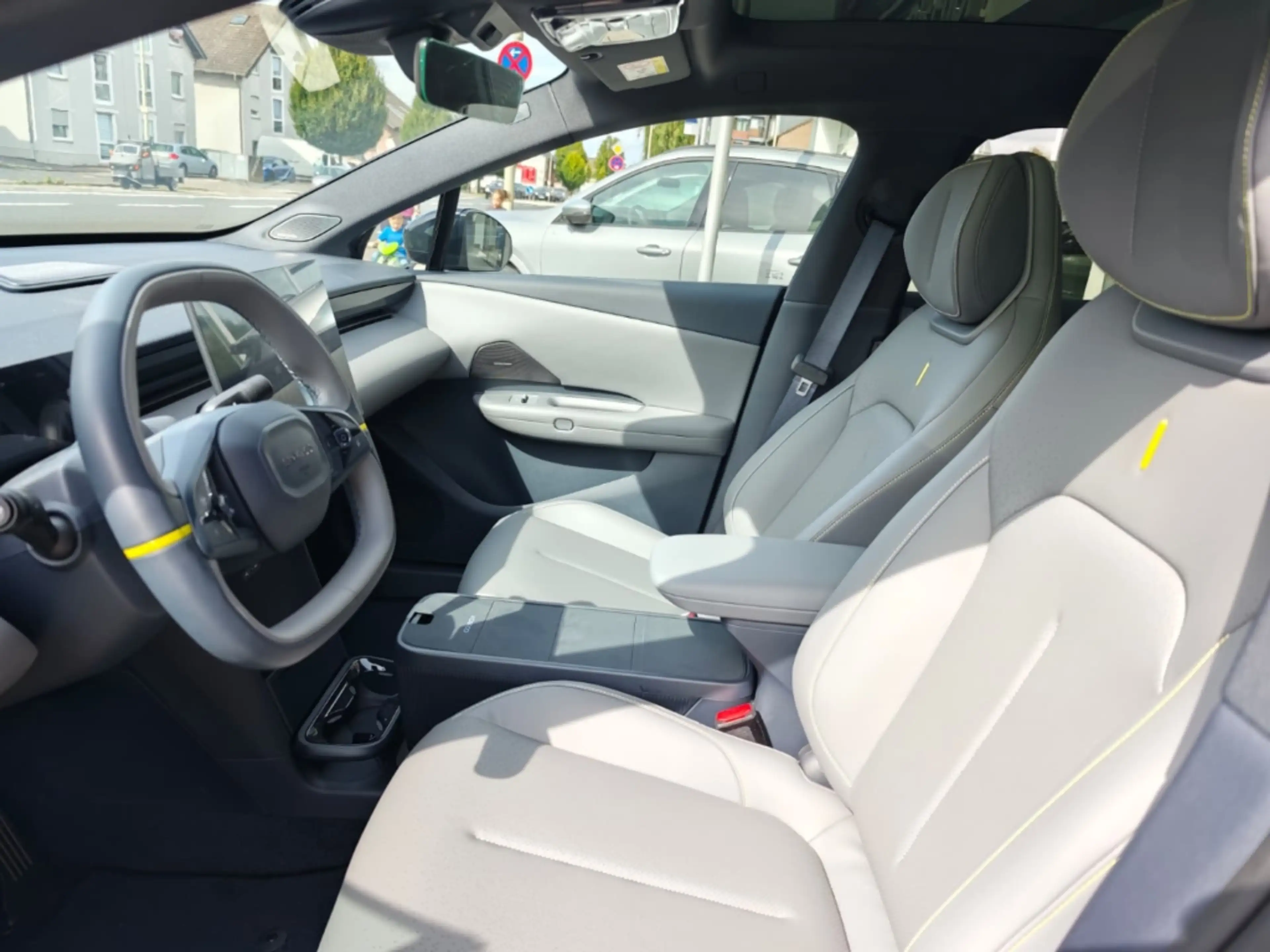 Lynk & Co 02 200 kW More Panorama Navi Leder Digitales Cockpit — photo 12