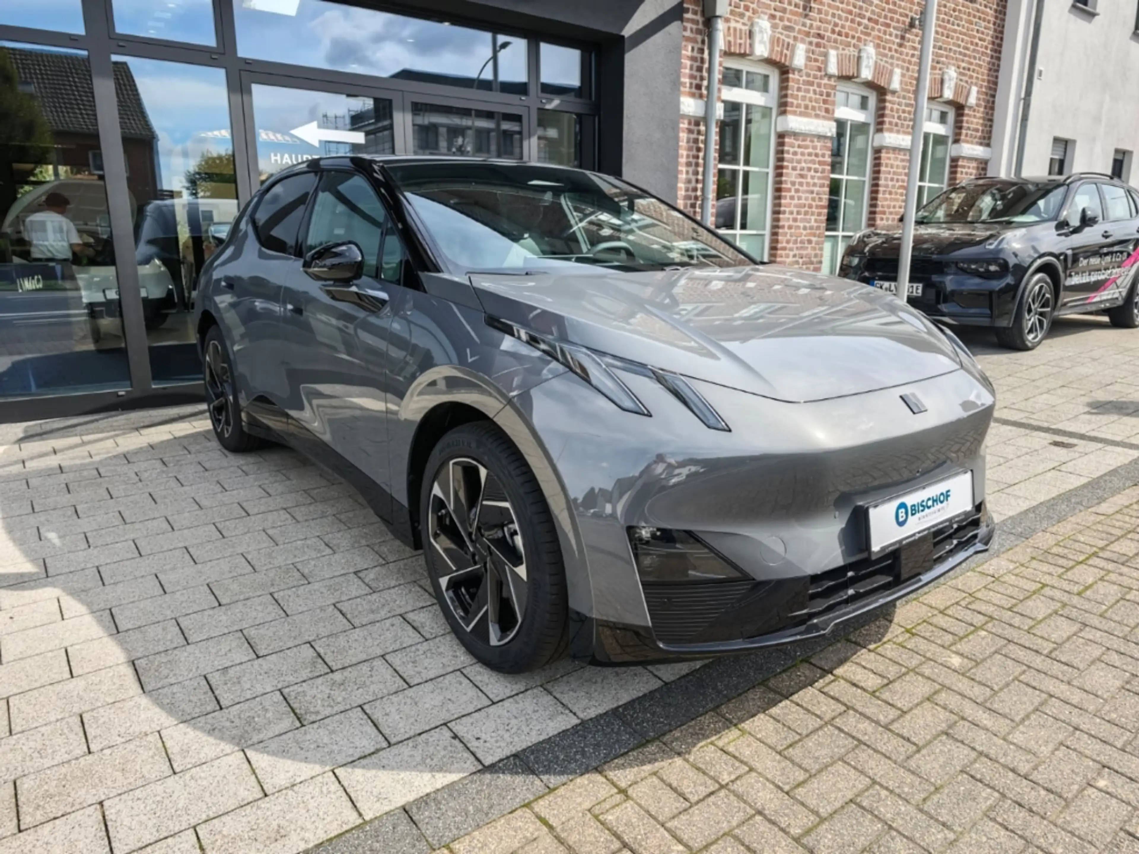 Lynk & Co 02 200 kW More Panorama Navi Leder Digitales Cockpit — photo 9
