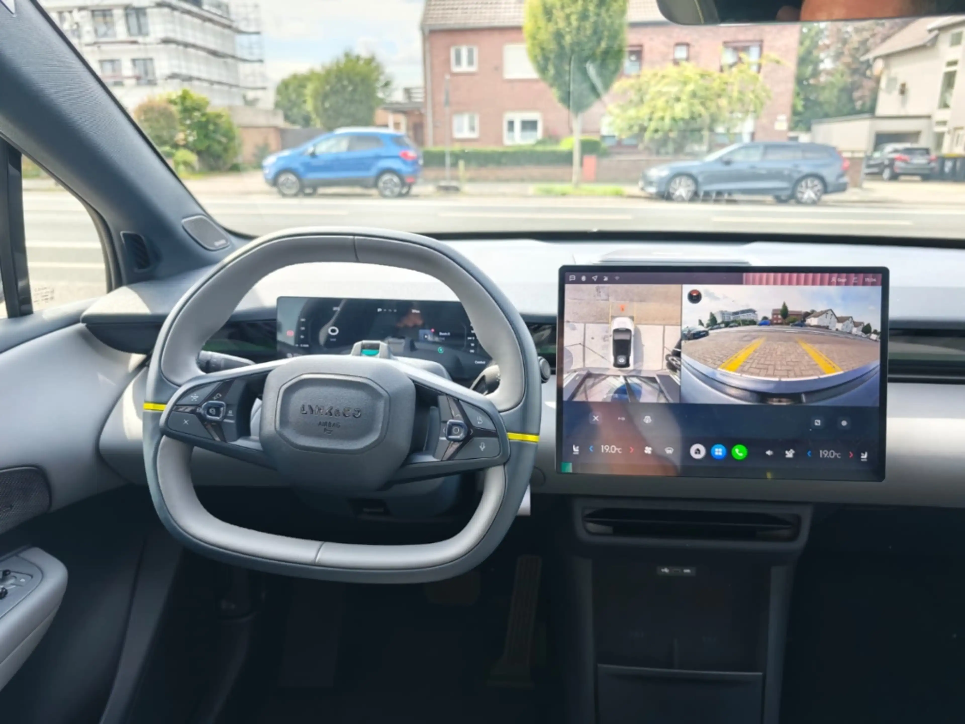 Lynk & Co 02 200 kW More Panorama Navi Leder Digitales Cockpit — photo 15