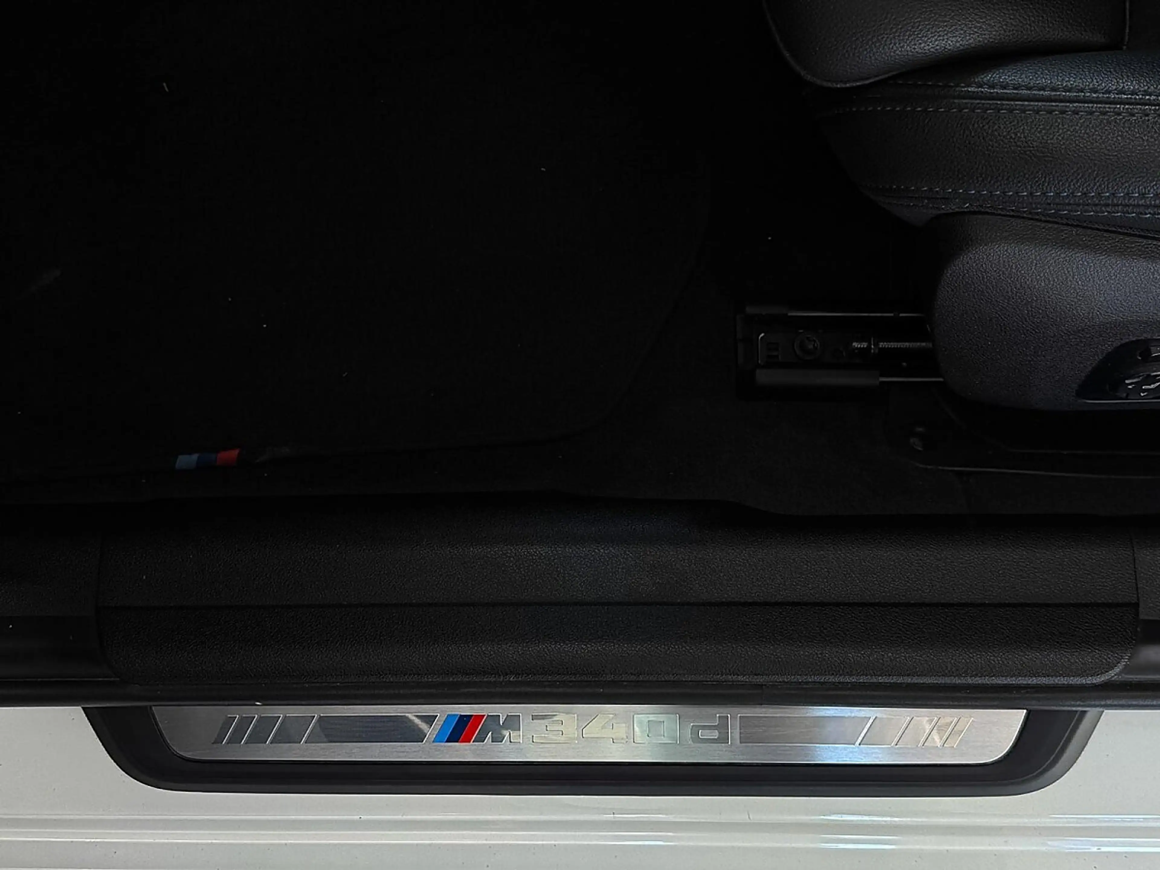 BMW 340 M340d xDrive Touring 48 V Mild-Hybrid Aut. | PI... — photo 13