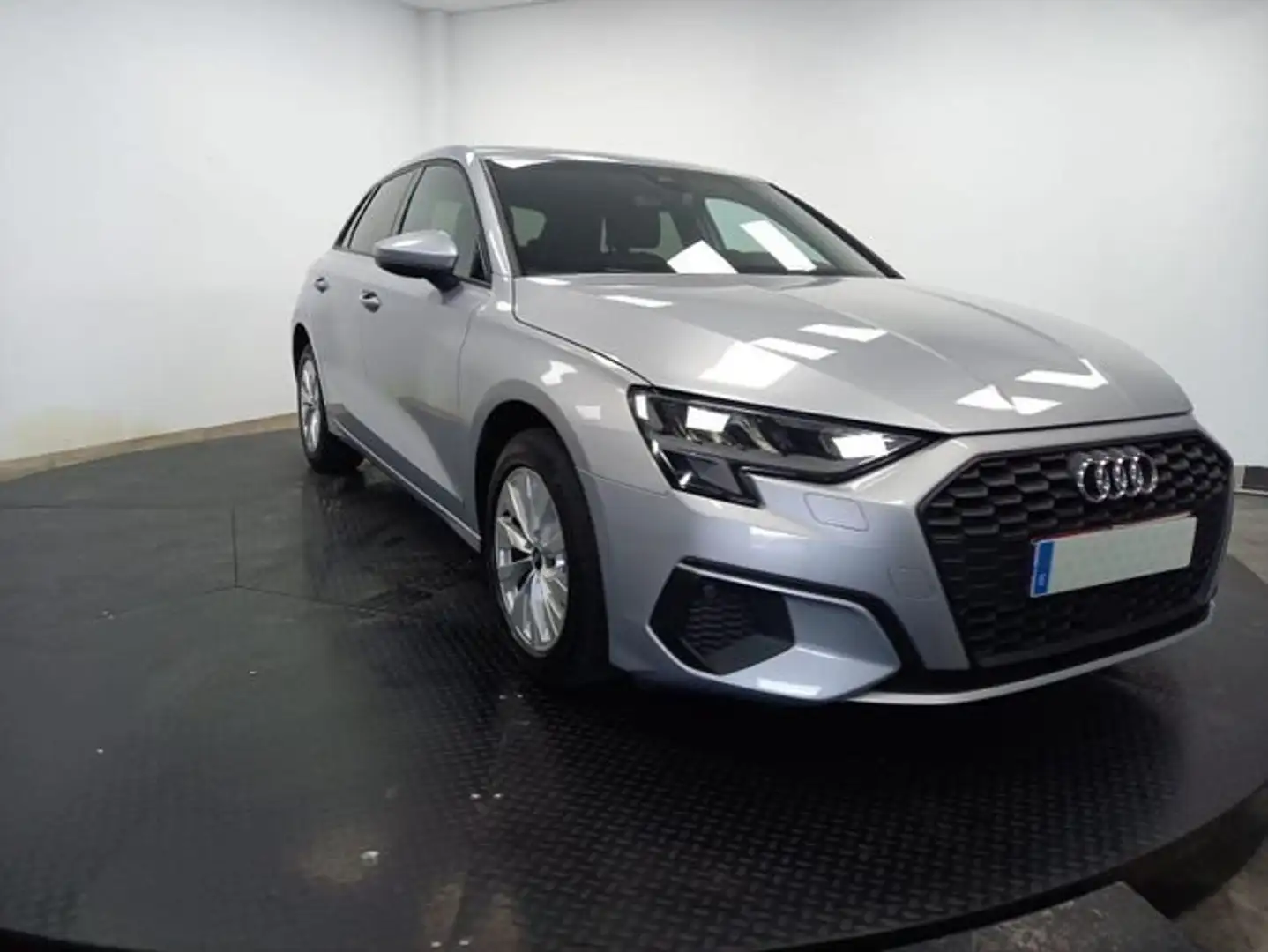 Audi A3 Sportback 40 TFSIe Advanced S tronic Gris - 2