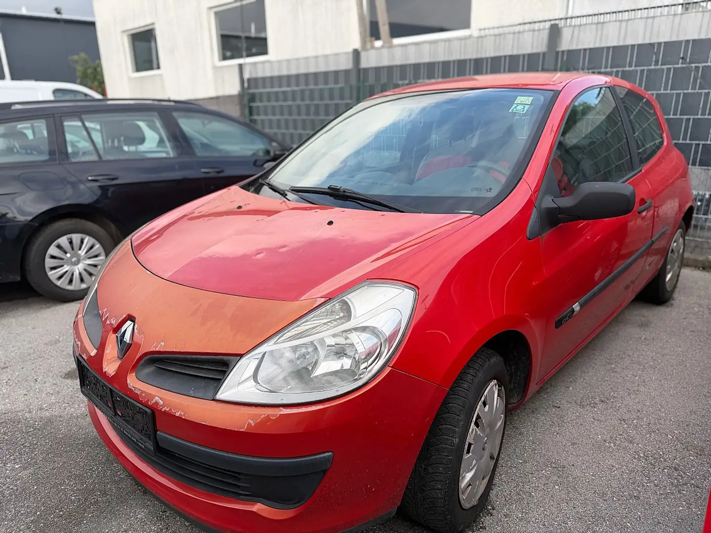 Renault Clio Rot - 1