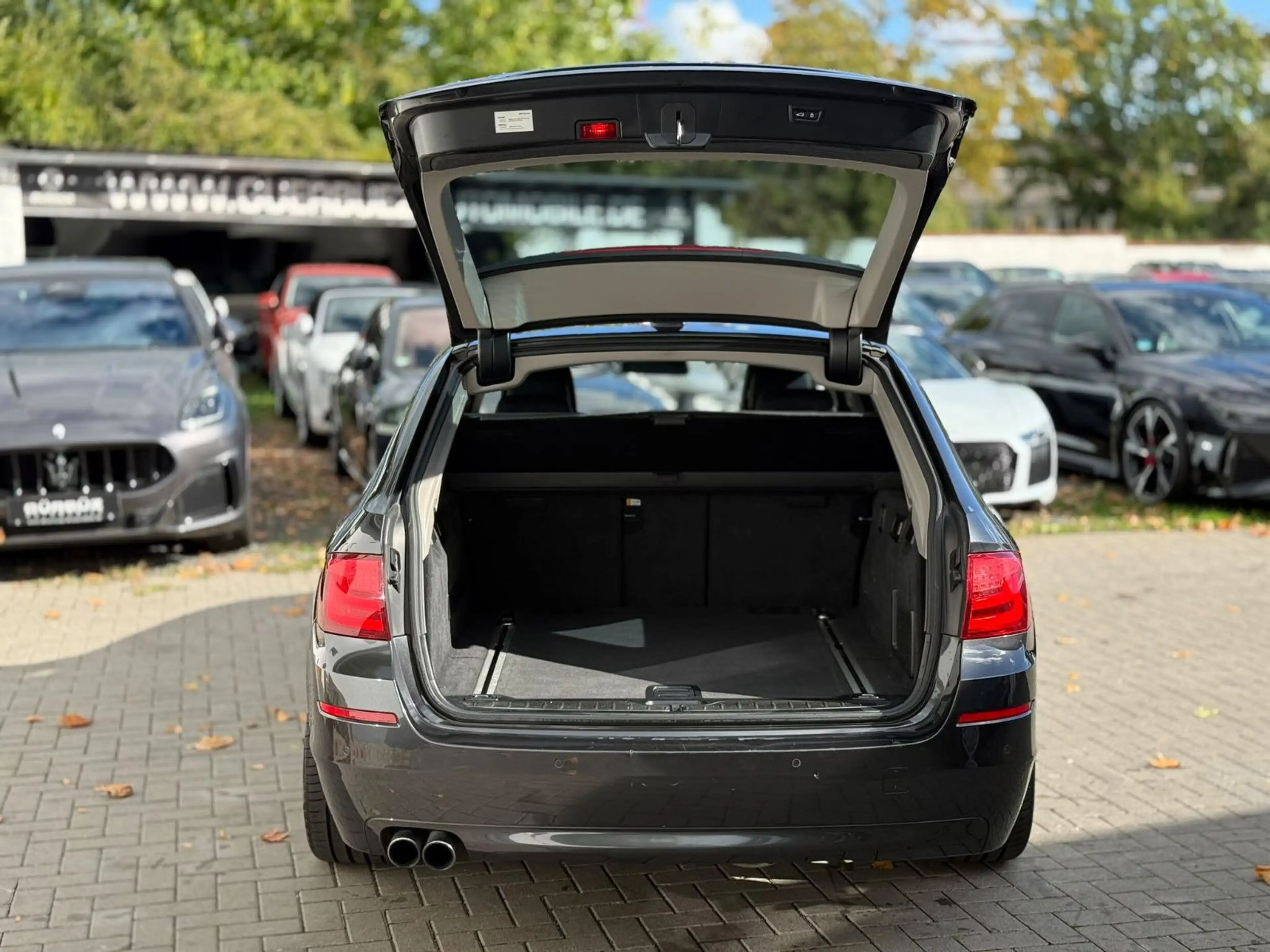 BMW 525 d Touring xDrive*HUD*NAVI*BI-XENON*BT — photo 6