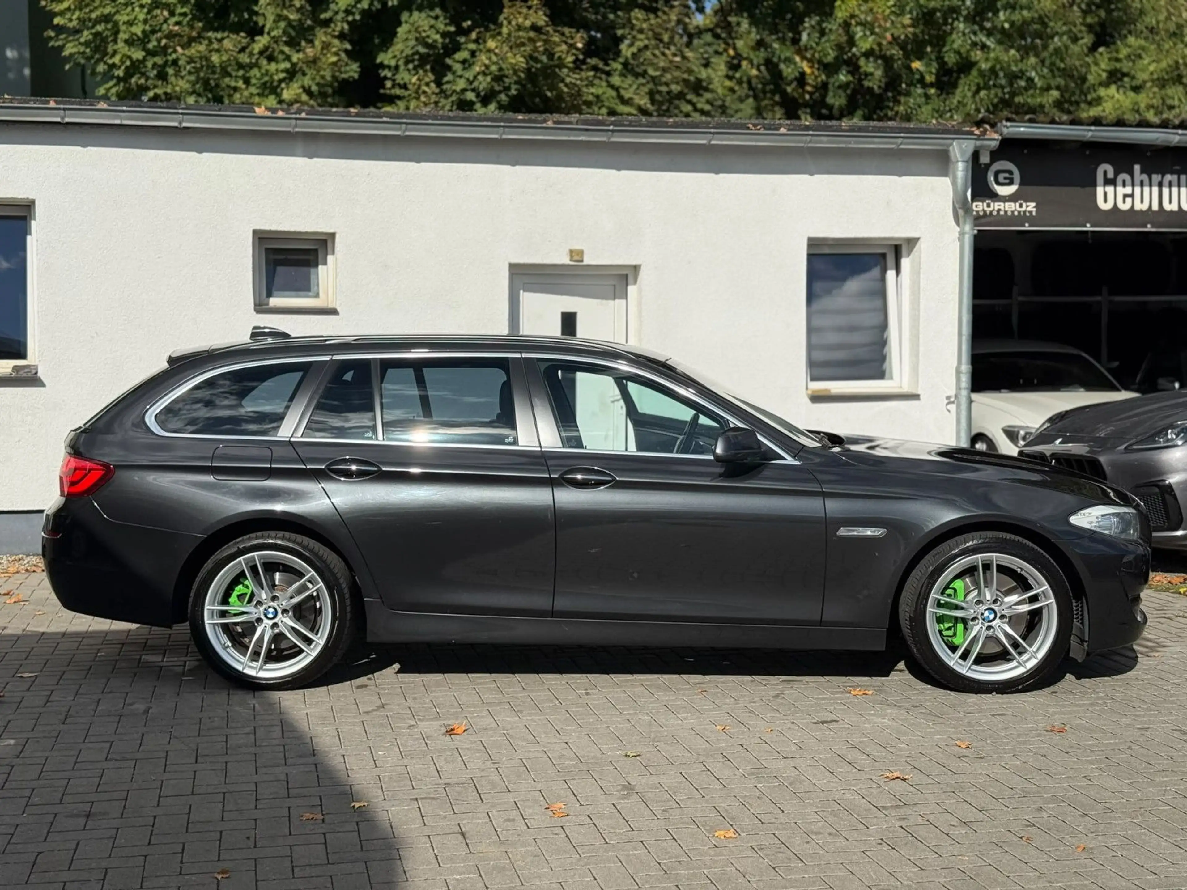 BMW 525 d Touring xDrive*HUD*NAVI*BI-XENON*BT — photo 11