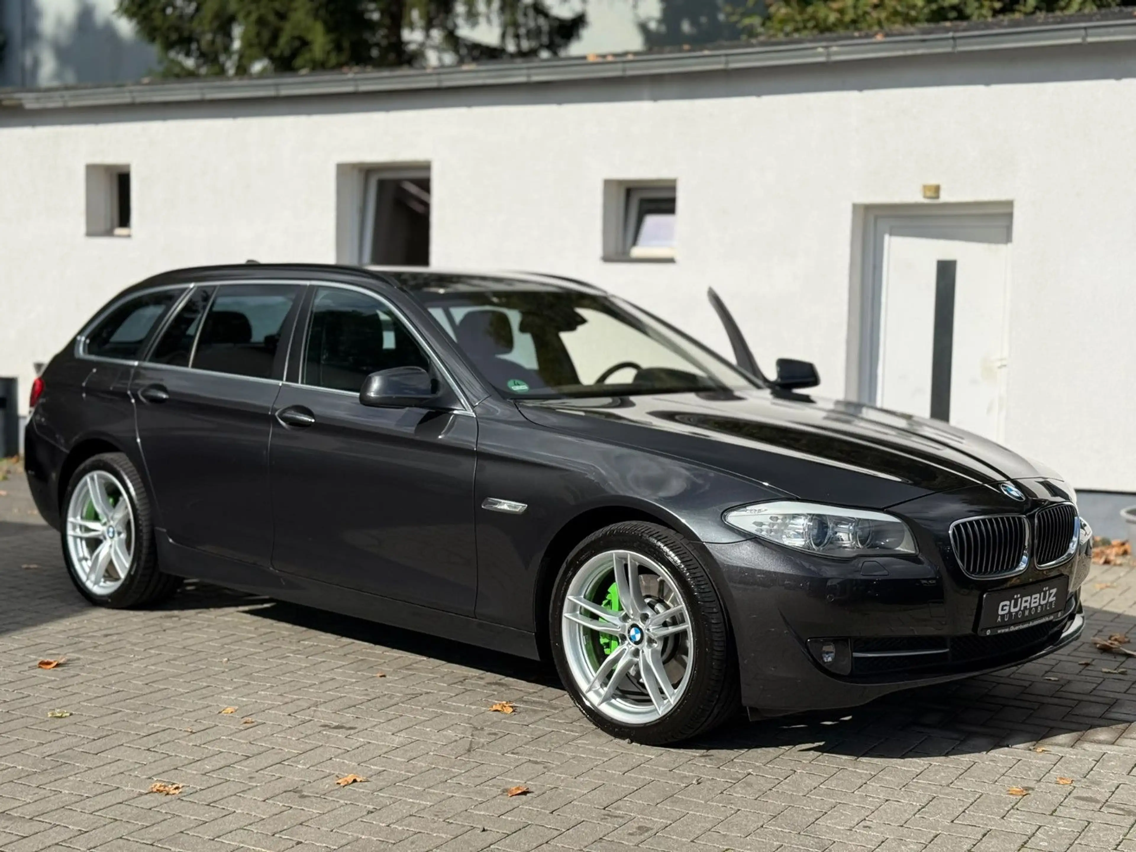 BMW 525 d Touring xDrive*HUD*NAVI*BI-XENON*BT — photo 10