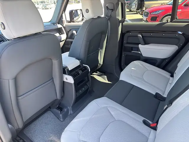 Land Rover Defender 110 D200 AWD X-Dynamic SE Momentum Edition Aut. Ansicht 20