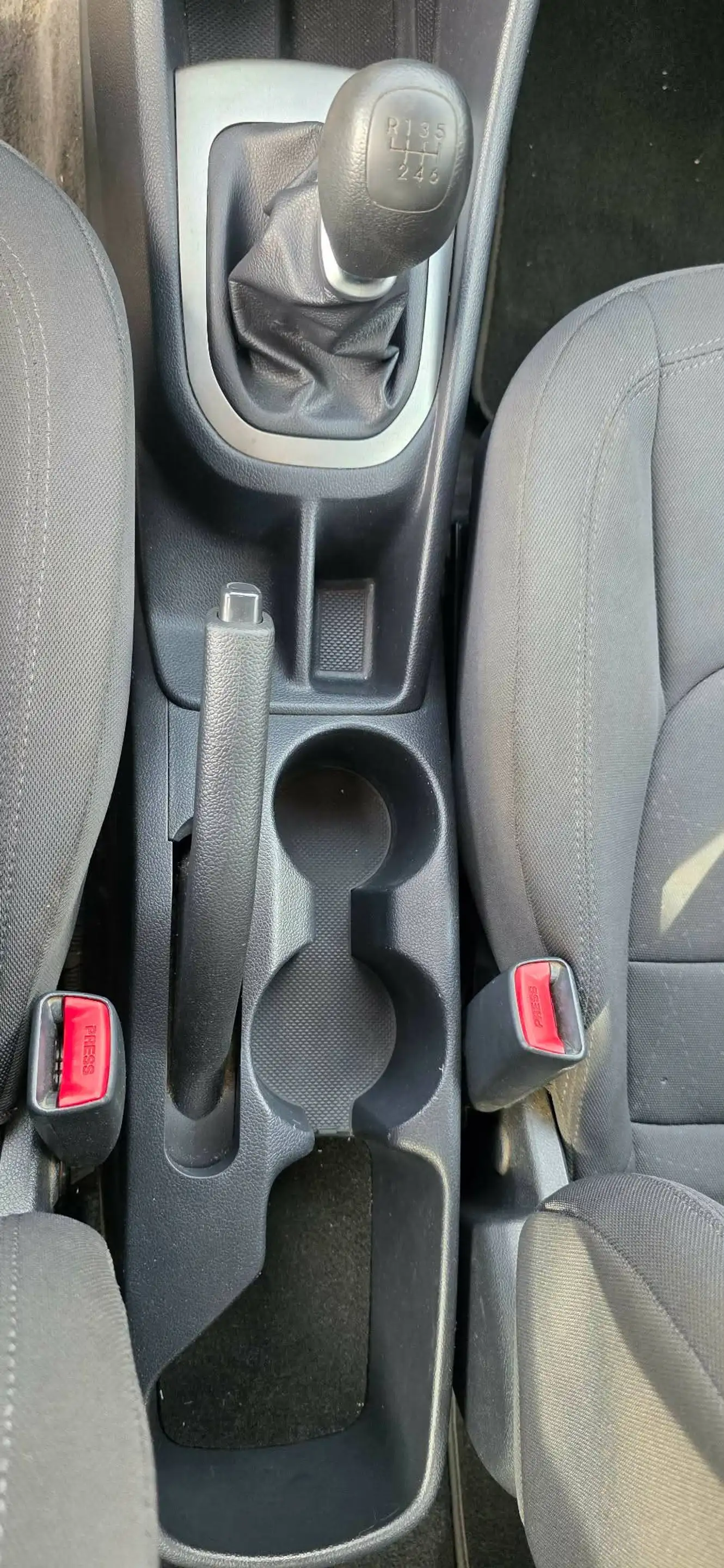 Kia Rio Rio 1.4i Sense 93000km camera gps — photo 13