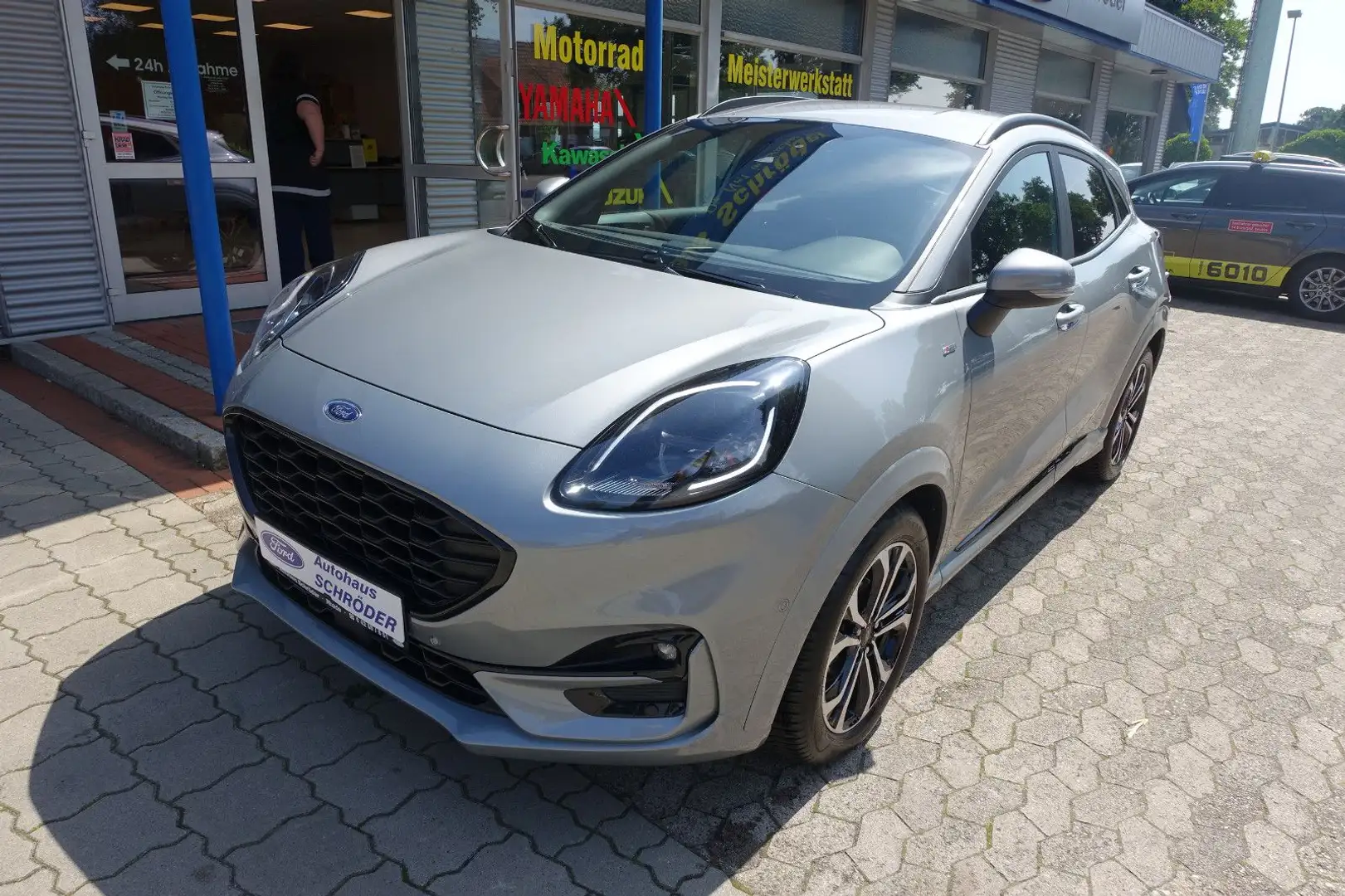 Ford Puma ST-Line X / Automatik Silber - 2