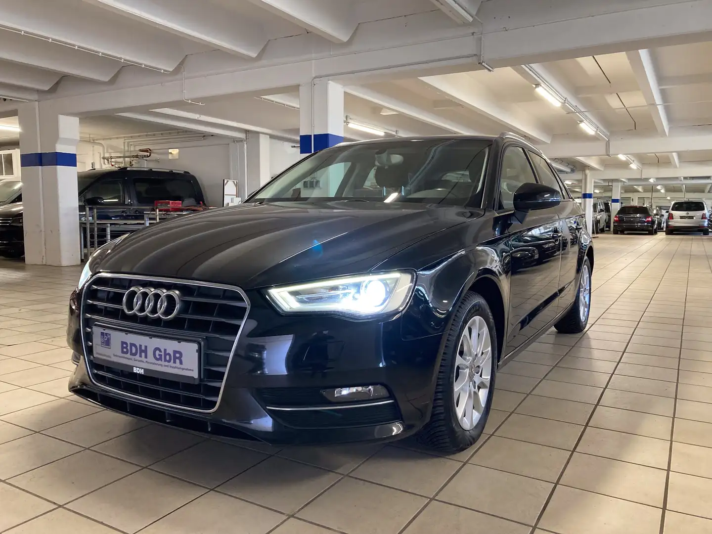Audi A3 1.4 TSI attraction Bi-Xenon Negro - 2