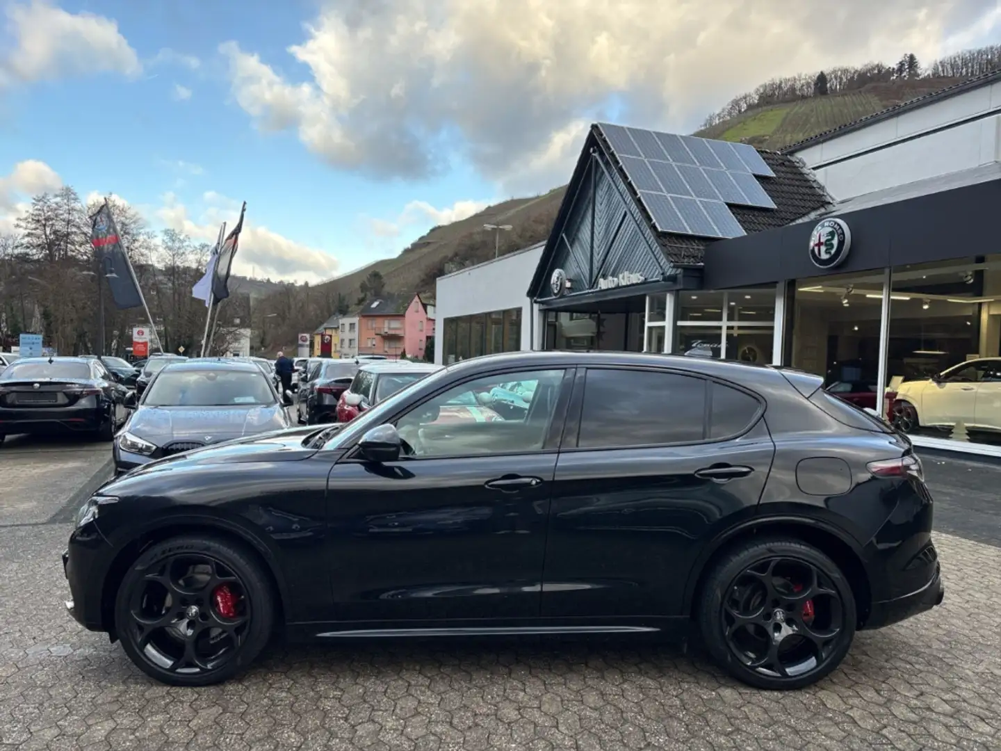 Alfa Romeo Stelvio 2.0 Competizione Q4 ACC MATRIX-LED HARMAN&KARDON Schwarz - 2