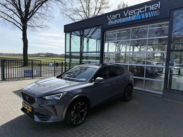 CUPRA Formentor 1.4 TSI e-Hybrid Ess Adaptive Cruise , Carplay , L