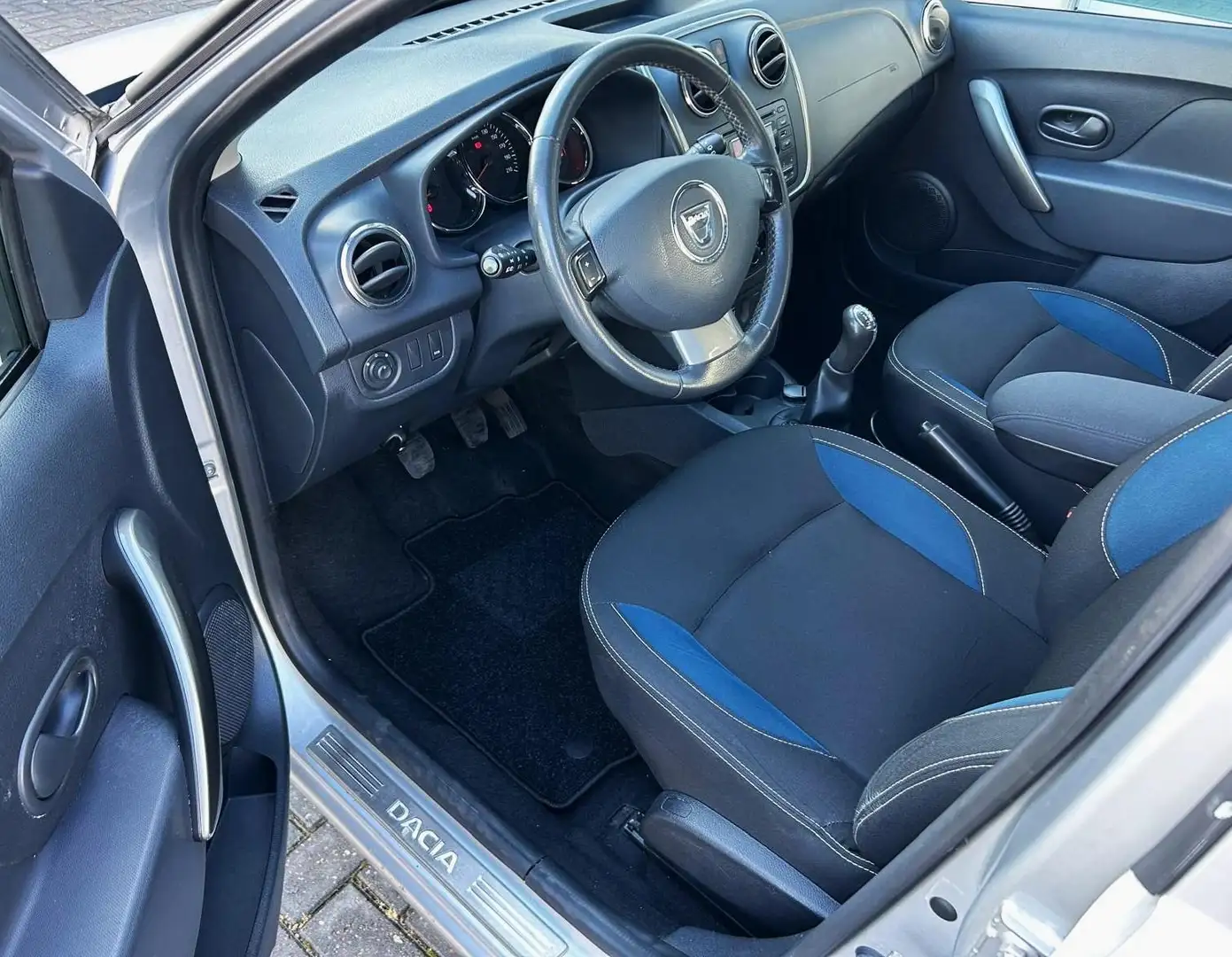 Dacia Sandero 0.9 TCe 10th Anniversary - Airco - Cr. Control - A Gris - 2