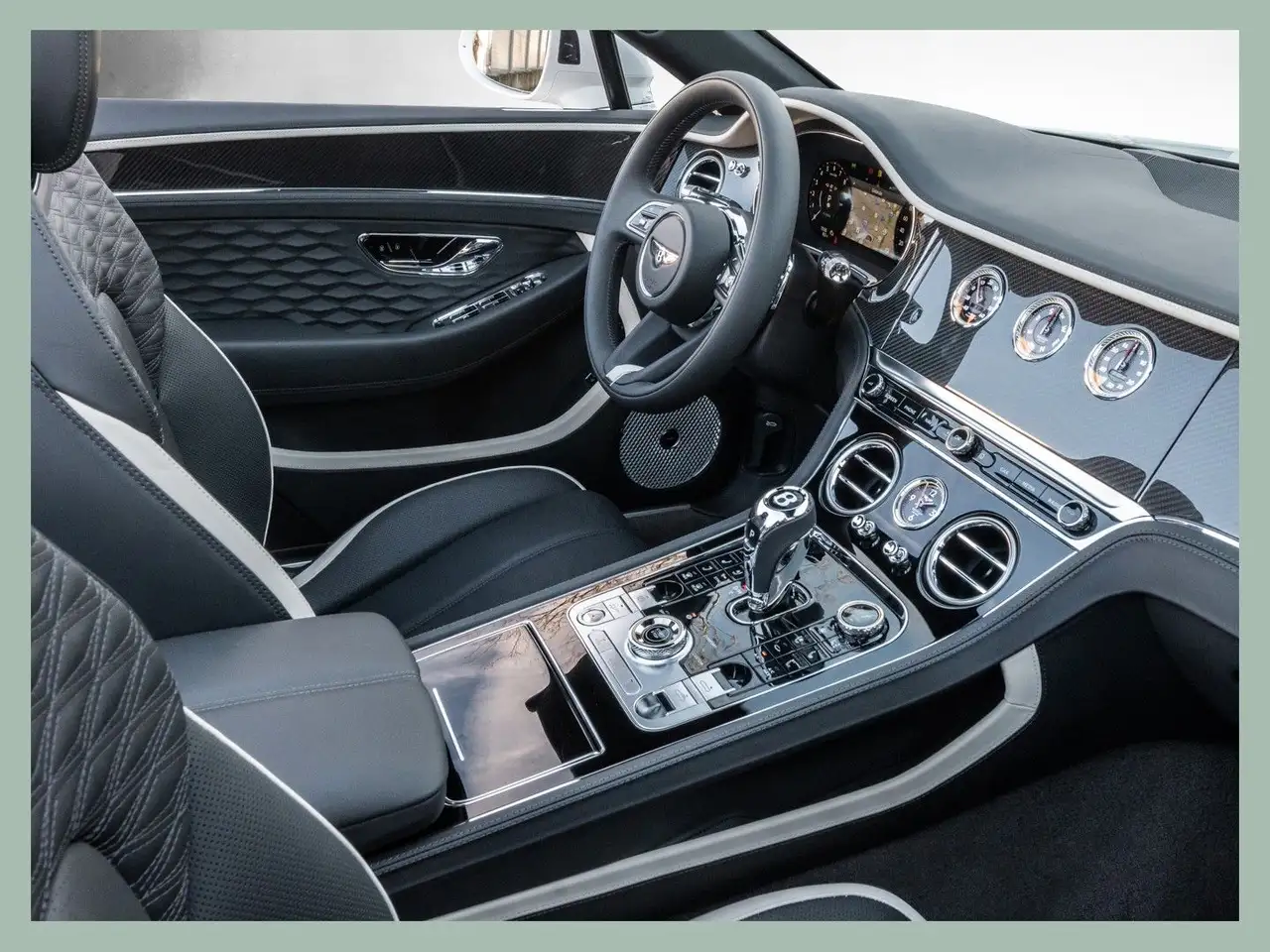 Bentley Continental GTC 2025 — фото 15
