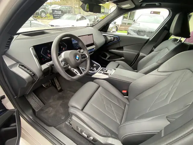 BMW X3 view 10