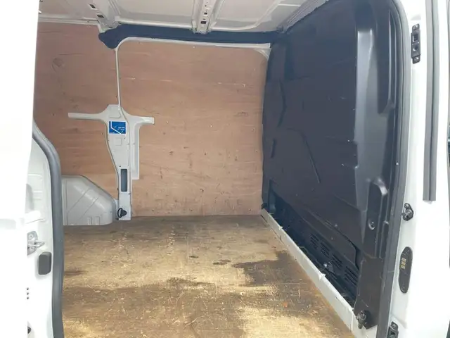Ford Transit Custom view 9