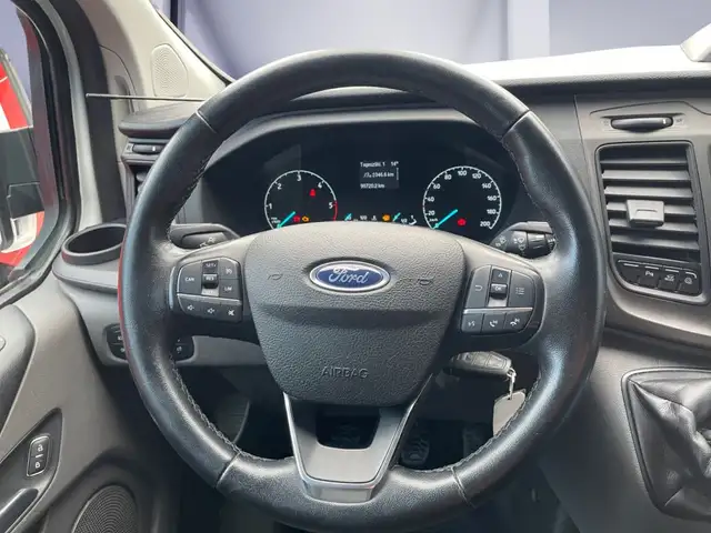 Ford Transit Custom view 11