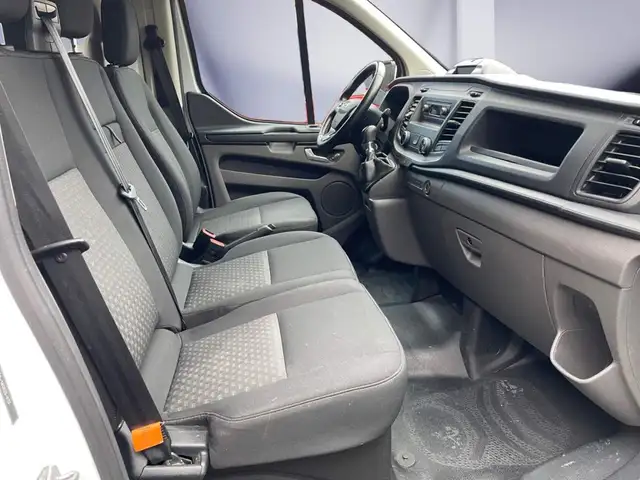 Ford Transit Custom view 8