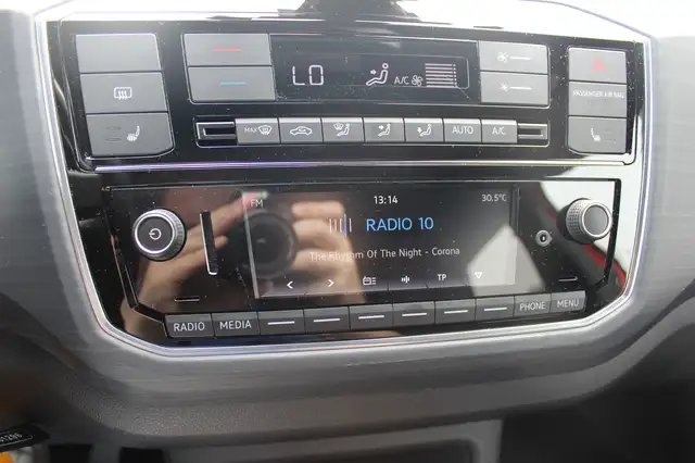 Volkswagen Up! view 24