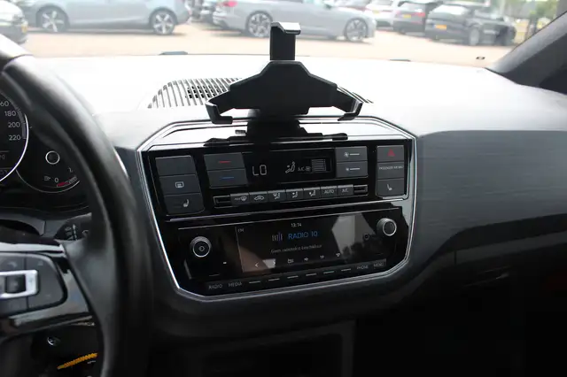 Volkswagen Up! view 19