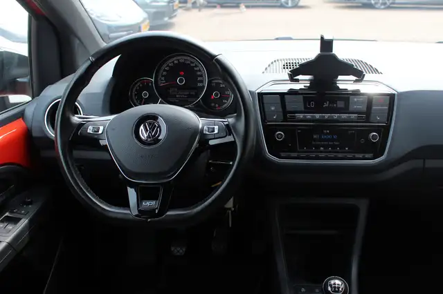 Volkswagen Up! view 9