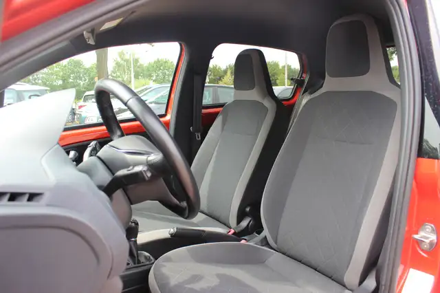 Volkswagen Up! view 4